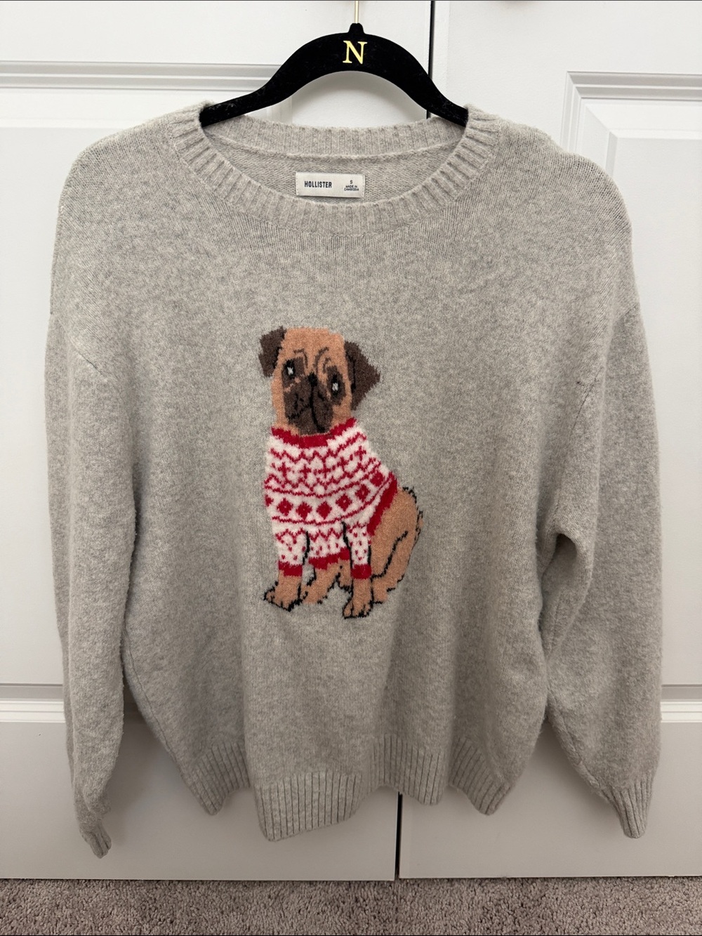 Hollister Light Gray Crewneck Sweater with Pug Motif in Red and Tan